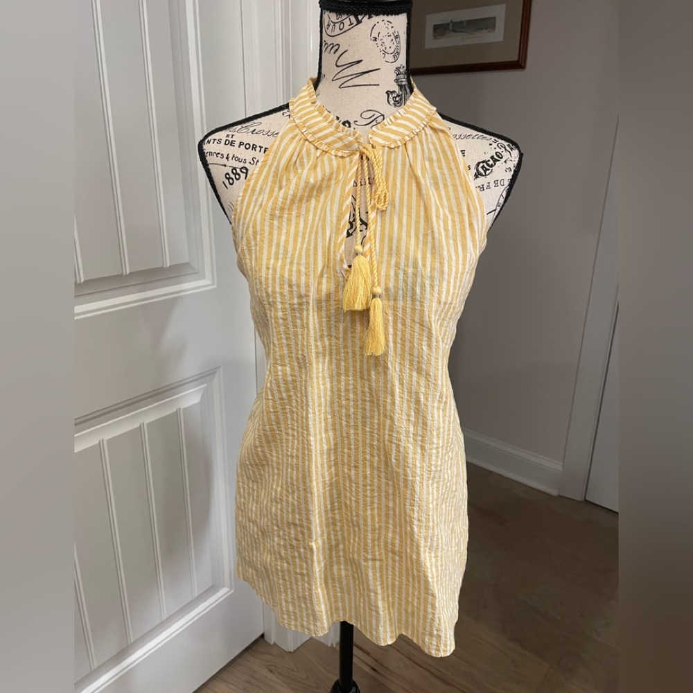 Cute sleeveless cotton top with tassel